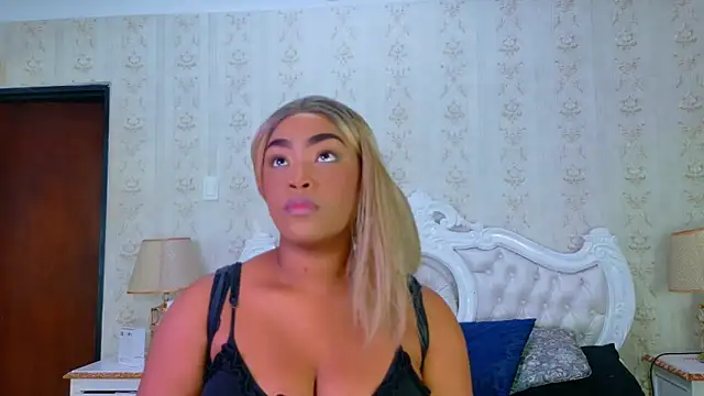 TianahGlow online show from October 12, 2025, 12:39 pm