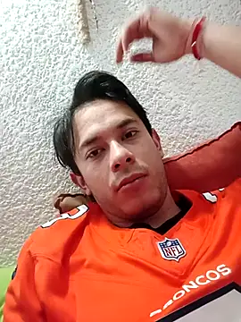 Snapshot of wAlewaxa chatting on February 17, 2025, 6:42 am wAlewaxa online show from February 17, 2025, 6:42 am