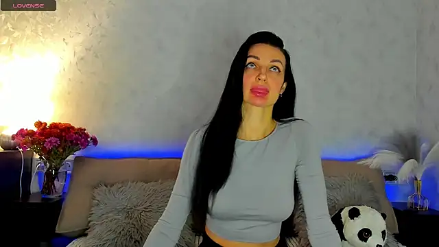 Tina Mart online show from November 6, 2025, 11:36 am