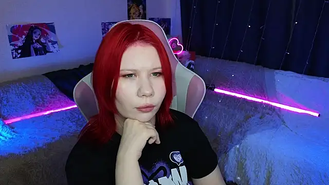 Little kitsune1707 online show from February 25, 2025, 4:14 am