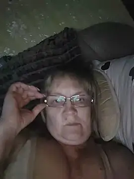 Snapshot of Violet5364 chatting on July 5, 2026, 9:32 pm Violet5364 online show from July 5, 2026, 9:32 pm