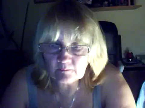 Snapshot of Violet5364 chatting on March 8, 2025, 8:57 pm Violet5364 online show from March 8, 2025, 8:57 pm