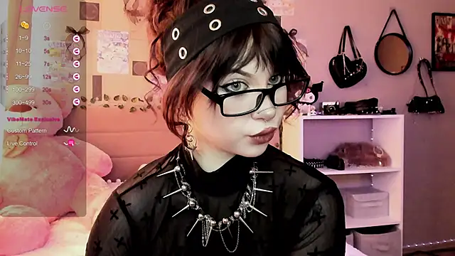 marynixoxo online show from February 16, 2026, 8:57 am