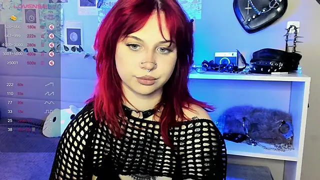 marynixoxo online show from March 27, 2026, 9:32 am