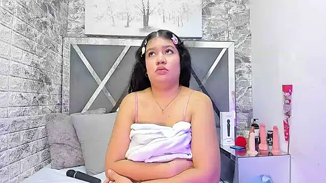 Snapshot of EvansDarling chatting on February 14, 2026, 2:28 pm EvansDarling online show from February 14, 2026, 2:28 pm