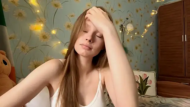 BeckyDwinell online show from March 4, 2025, 11:19 am