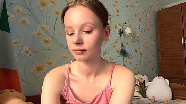 BeckyDwinell online show from March 22, 2025, 12:14 pm