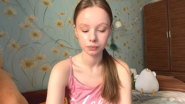 BeckyDwinell online show from March 22, 2025, 9:13 am