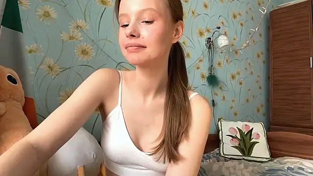 BeckyDwinell online show from March 9, 2025, 8:29 am