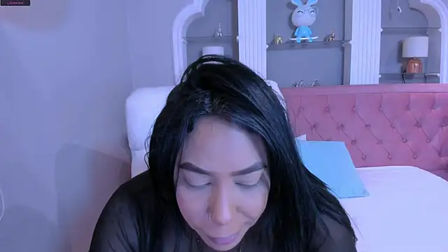 emma purple  online show from February 26, 2025, 12:16 pm