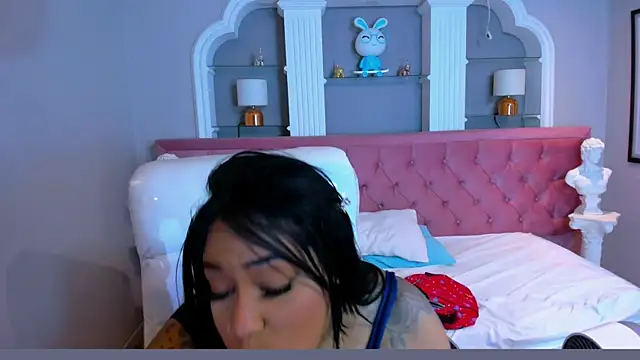 emma purple  online show from February 11, 2025, 6:55 pm