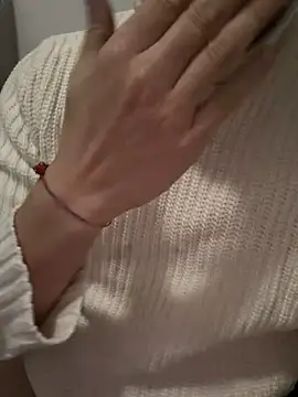 yaxxx03 online show from October 29, 2025, 7:57 pm