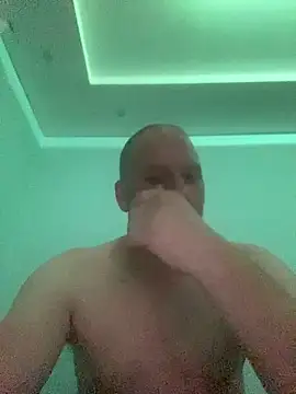 Krzysiekg123 online show from October 7, 2025, 5:03 pm