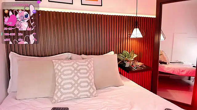 julietaevanns online show from November 10, 2025, 3:22 am