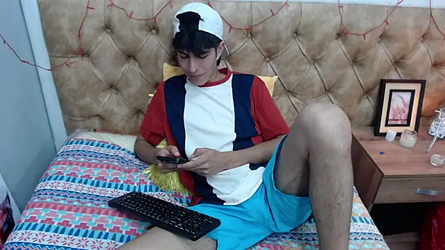 Estiv18  online show from February 27, 2025, 4:13 am
