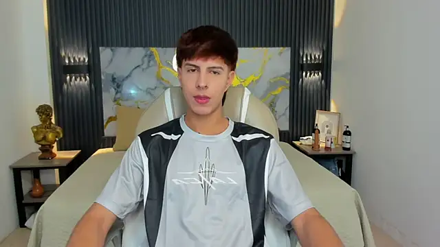 Estiv18  online show from November 29, 2025, 2:55 am