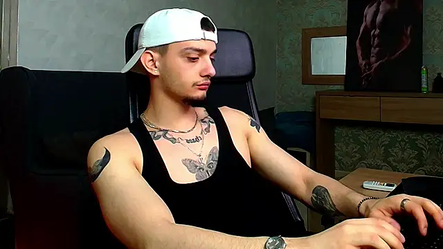 OscarGriffin online show from March 10, 2025, 2:28 am