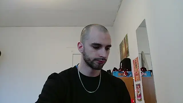 OskarBreno online show from May 8, 2026, 5:17 pm