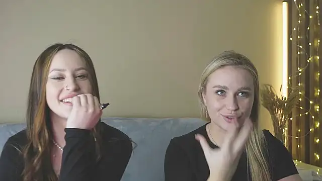Snapshot of girlstirp chatting on March 21, 2025, 12:28 pm girlstirp online show from March 21, 2025, 12:28 pm