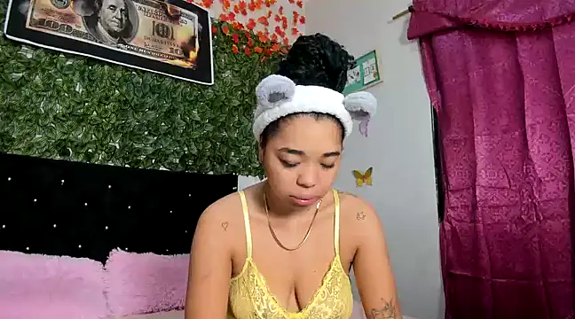 Mishellehot 10 online show from March 10, 2025, 7:18 pm