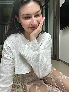 lunalovelee online show from March 16, 2026, 1:04 pm