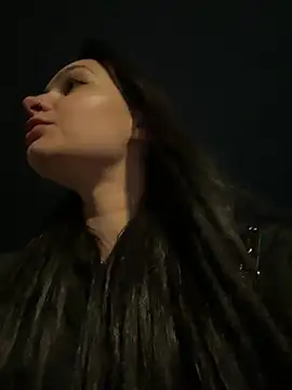 lunalovelee online show from April 2, 2026, 6:14 pm