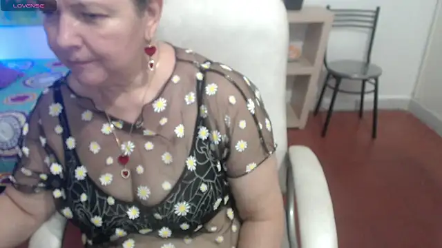 Snapshot of leonela_69 chatting on March 3, 2025, 6:52 am leonela 69 online show from March 3, 2025, 6:52 am