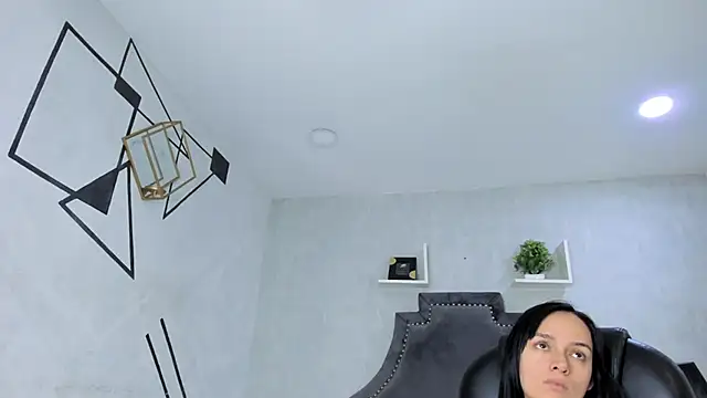 EmiliaRose  online show from December 5, 2025, 9:23 pm