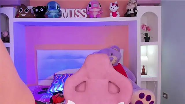 miss   megan online show from November 15, 2025, 6:12 pm