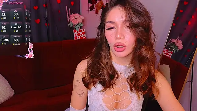 Snapshot of Caroline__Brown chatting on February 19, 2025, 1:29 am Caroline Brown online show from February 19, 2025, 1:29 am