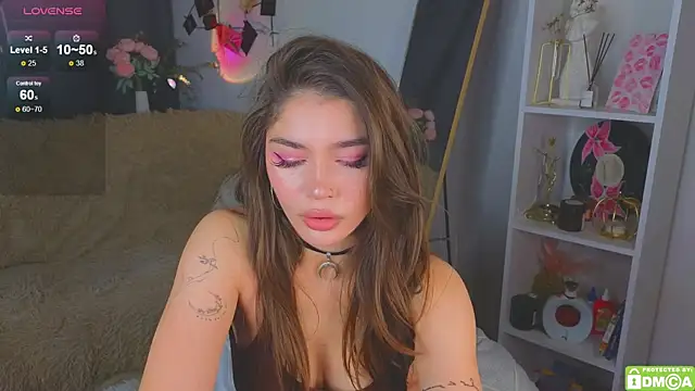 Snapshot of Caroline__Brown chatting on November 29, 2025, 3:06 am Caroline Brown online show from November 29, 2025, 3:06 am