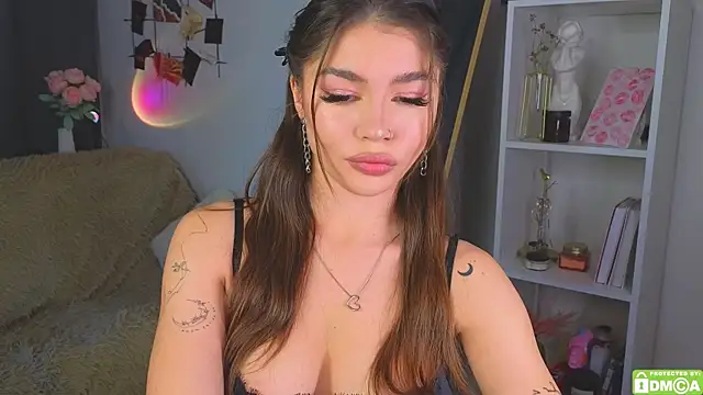 Snapshot of Caroline__Brown chatting on October 9, 2025, 4:13 am Caroline Brown online show from October 9, 2025, 4:13 am
