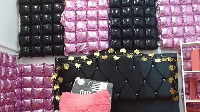 poisondost hot online show from February 22, 2025, 5:35 pm