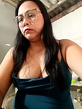 Snapshot of promiscuous-indecent-momm chatting on February 23, 2026, 1:33 pm promiscuous-indecent-momm online show from February 23, 2026, 1:33 pm