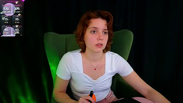 AmyGuerrero online show from October 3, 2025, 1:45 pm