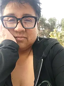 Snapshot of erinadarling79 chatting on October 16, 2025, 9:34 pm erinadarling79 online show from October 16, 2025, 9:34 pm