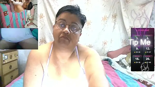 Snapshot of erinadarling79 chatting on September 18, 2025, 9:18 pm erinadarling79 online show from September 18, 2025, 9:18 pm