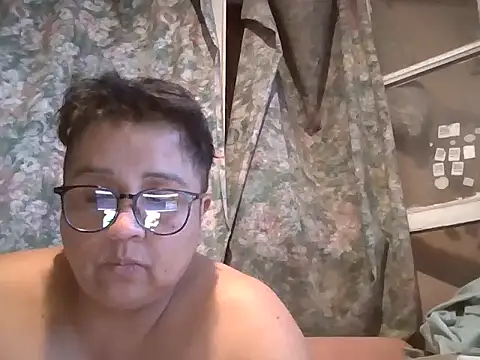 Snapshot of erinadarling79 chatting on February 16, 2025, 1:03 am erinadarling79 online show from February 16, 2025, 1:03 am