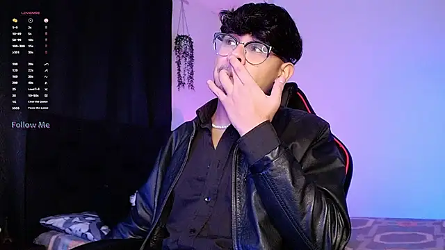 isaac-saenz online show from October 28, 2025, 9:25 pm