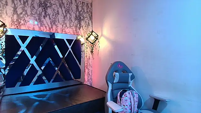 charlotte bluee online show from November 27, 2025, 6:52 pm