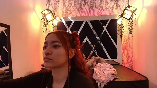 charlotte bluee online show from December 18, 2025, 6:45 pm