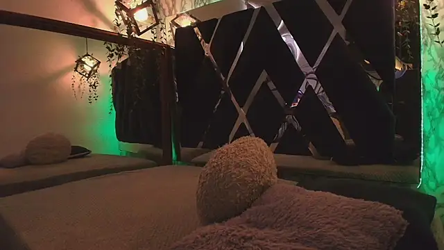 charlotte bluee online show from October 29, 2025, 6:51 pm