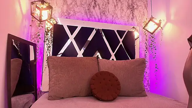 charlotte bluee online show from January 9, 2026, 6:37 pm