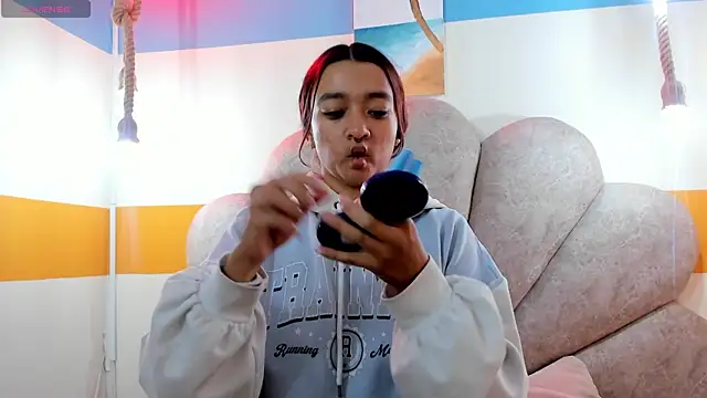 charlotte bluee online show from November 9, 2025, 12:20 pm