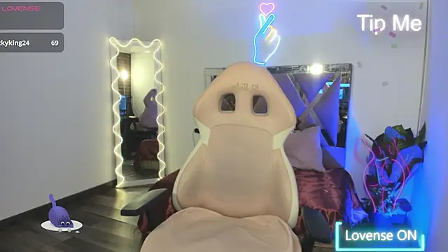 LUDO KITTY TAY online show from February 25, 2025, 2:36 am