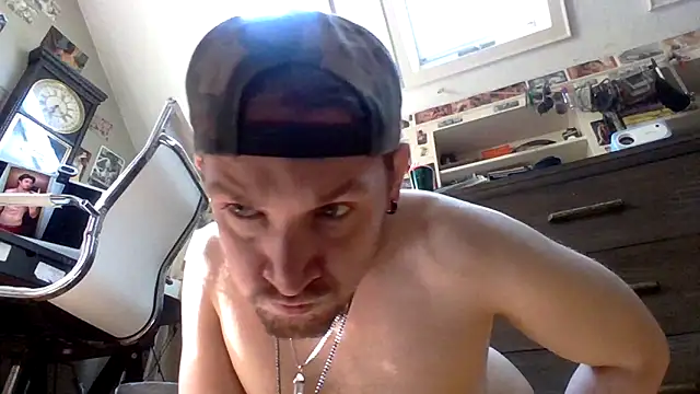 Snapshot of Sk00byJaXxX212 chatting on March 14, 2025, 2:30 pm Sk00byJaXxX212 online show from March 14, 2025, 2:30 pm