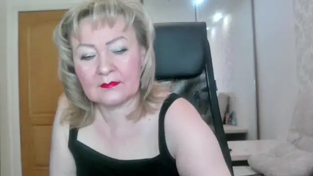 Snapshot of Victoria_secrets_ chatting on June 4, 2026, 7:24 am Victoria secrets online show from June 4, 2026, 7:24 am