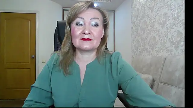 Victoria secrets  online show from October 15, 2025, 6:22 am