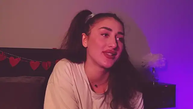 Snapshot of AriaWadeee chatting on February 14, 2025, 12:47 pm AriaWadeee online show from February 14, 2025, 12:47 pm