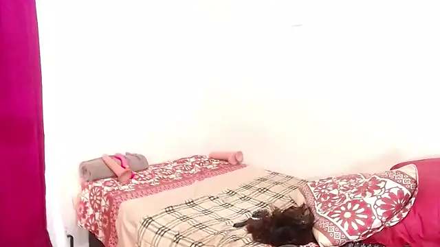 CurvyCutiexx94 online show from November 14, 2025, 1:15 pm